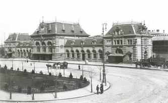 Düsseldorf, der Hauptbahnhof von 1891
                        ersetzt drei Sackbahnhöfe
