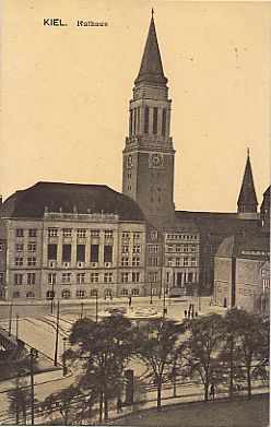 Rathaus
                    von Kiel, Gesamtansicht 1930 ca.