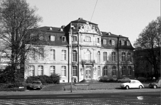 Düsseldorf, Schloss Jägerhof 1970-er
                          Jahre, wiederaufgebaut