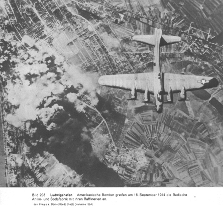 Angriff auf die BASF und Raffinerien am 16.
                  September 1944