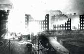 22.-24. Dezember 1940,
                      brennende Fassaden von Manchester