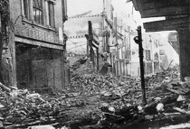 Bristol
                            in Ruinen, z.B. die Wine Stree in Ruinen und
                            Schutt, 24. November 1940