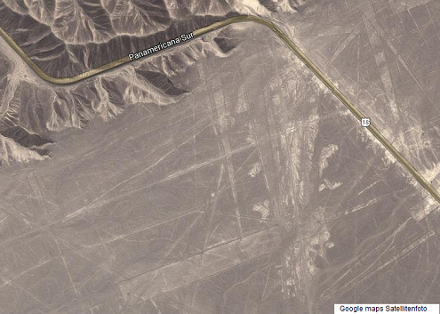 Pisten in der Nasca-Ebene, Satellitenfoto
                        von google maps