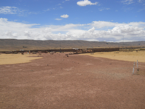 Karge Landschaft um das heutige
                          Tiahuanaco