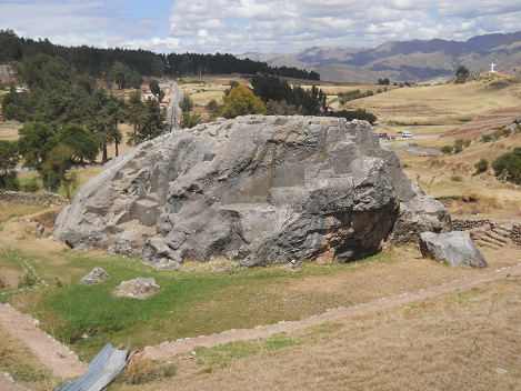 Die Rckseite des Treppensteins
                          "Chinchana grande"