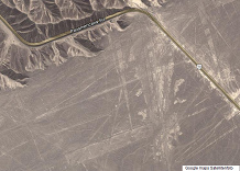 Pisten in der
                                                Nasca-Ebene,
                                                Satellitenfoto von
                                                google maps - es waren
                                                Ausserirdische