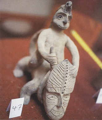 Ica-Museum, Figur
                          mit der Darstellung eines Reiters auf einem
                          Tier mit Menschenkopf