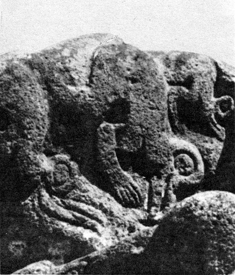 Relieves con dioses voladores en
                                  la isla de Pascua (01)