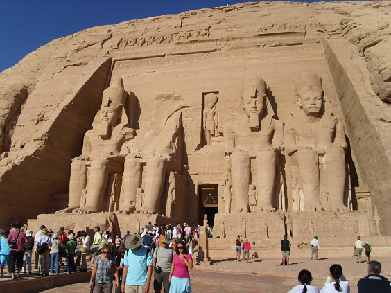 Figuras grandes del templo de Ramses II