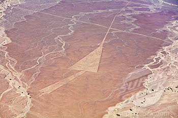 Nazca, pistas y
                      lneas