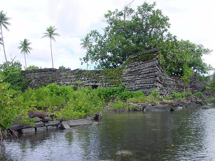 Temuen, fortificacin Nan Madol,
                                muro 05