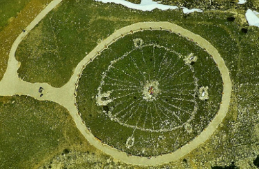 Medicine Wheel [rueda medicinal] en los
                            montes Big Horn [cuerno grande] en el estado
                            federal de Wyoming, "EUA"