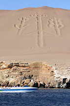 El tridente
                          (candelabro) en la bahía de Paracas