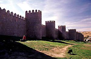 Stadtmauer mit Turmreihe, Avila, Spanien