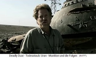 Tedd Weyman mit der radioaktiven
                              Panzerruine (offener Atommll!!!)