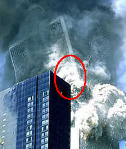 WTC:
                        Analysts also see here a face during the
                        collapse of the South Tower.