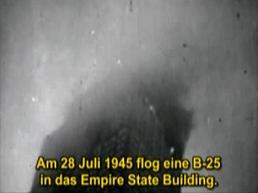 28/07/1945: Un avin de guerra B-25 cae
                            al Empire State Building