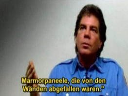 El bombero sobre la lobby en el WTC:
                            Parcialmente fueron paneles de mrmol con el
                            tamao de 3 por 3 metros que haban cado de
                            las paredes.