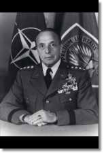 Lemnitzer, supreme General of
                      the "USA", portrait of about 1963.
                      Lemnitzer wants to pretend a Cuban attack against
                      "USA" so an occupation of the island
                      would be possible.
