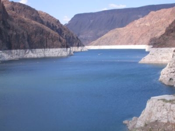 Lake Mead,
                        gesunkener Wasserspiegel