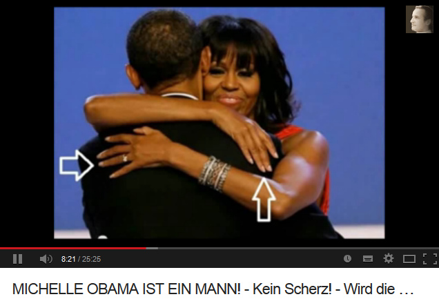 Michael Obama als
                      "First Lady" verkleidet ("Michelle
                      Obama") mit langem, mnnlichem Ringfinger 03