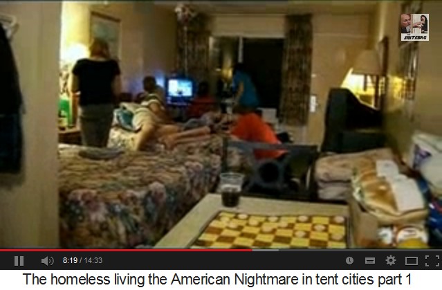 Die Familie Queen in einem Motelzimmer - Queen
                family in a motel room
