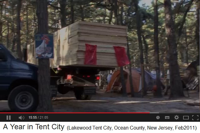 Lakewood Tent
                City, Spende von Holzhtten - benefit of wooden huts