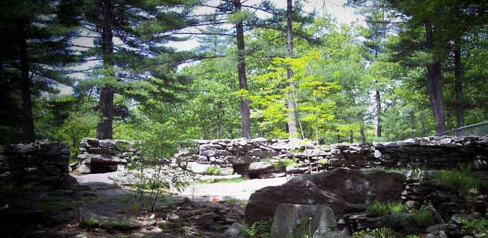 Das "amerikanische Stonehenge"
                        in North Salem in New Hampshire, bersicht