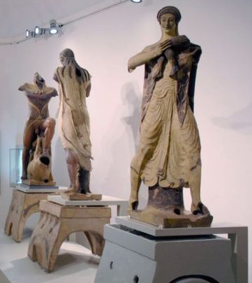 Etruskische Statuen des
                Portonaccio-Tempels, Etruskisches Museum Rom