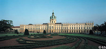 Schloss Scharlottenburg in Berlin [2]. Da
                          steckt leider ein grosser Rassismus dahinter