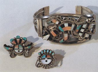 Jewelry of Zui primary nation in
                              mosaic style
