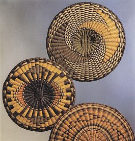 Little bowls of Hopi primary nation
                              in wicker work, back side