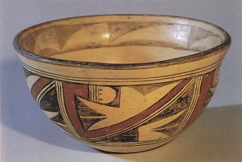 Polychrome clay bowl of Hopi primary
                              nation