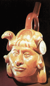 Moche-Gefäss: Portrait eines Herrschers mit
                    Vogelköpfen