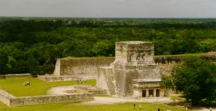 Tolteken in Chichén Itzá:
                          Ballspielplatz