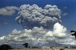 Philippinen, Ausbruch des Vulkans Pinatubo
                      1991