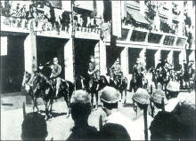 Hongkong 26.12.1941:
                Siegesparade der nazi-japanischen Truppen