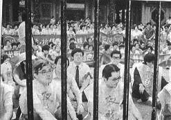 Taiwan: Sit-In 19.5.1986 im Lung-shan-Tempel
                "Longshansi" zur Aufhebung des
                Ausnahmezustands