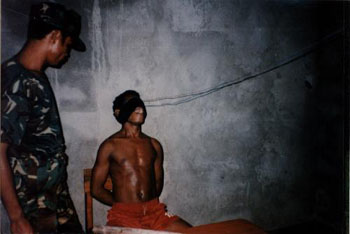 East Timor: torture by Indonesian troops
                    with electroshocks 01