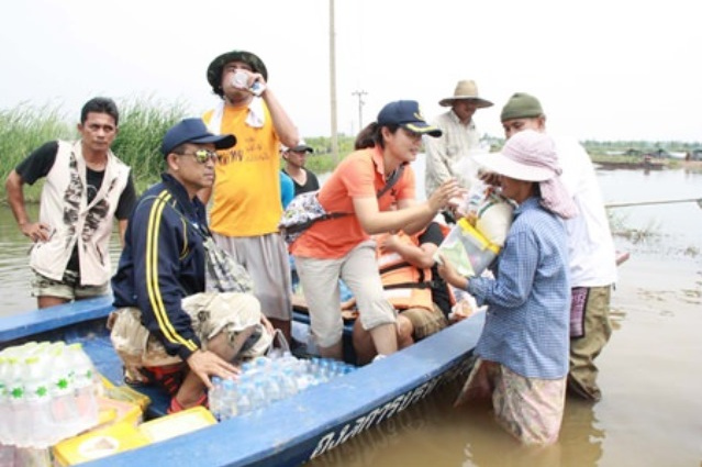 Hilfskonvoi in Prachinburi 01