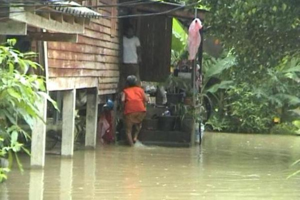 berschwemmungen im Sden
                Thailand in Narathiwat, 14.1.2014