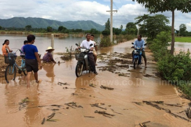 berschwemmte Drfer in
                Phetchabun in Thailand, 29. August 2014