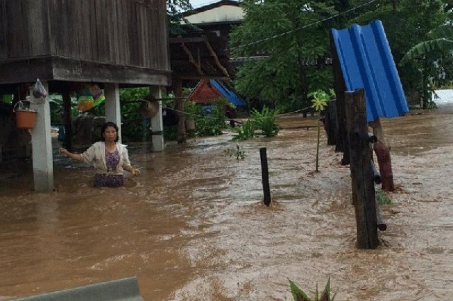 Provinz Phayao
                (Nord-Thailand): 5 Drfer sind bis 2m berschwemmt