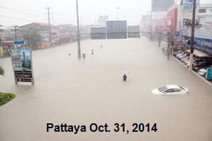 Sukumvit Road in Pattaya
                berschwemmt, 31.10.2014