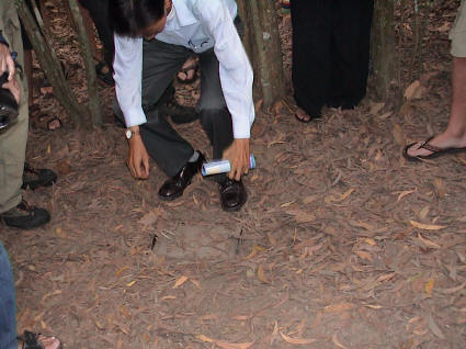 Tunnel in Cu Chi, Eingang