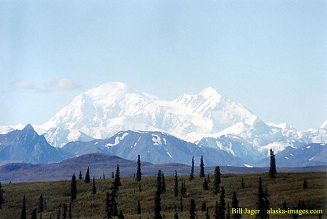 Macizo montaoso de Mount McKinley, Denali,
                    Belshaya Gora, el panorama. Quin fue la primera
                    persona que subi?