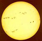 Sol con muchas manchas solares