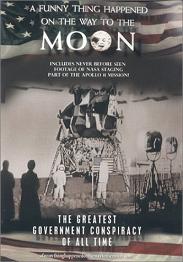 Bart Sibrel con su documental: "Pas
                          una cosa alegre durante el viaje a la
                          luna" ("A Funny Thing Happened On
                          the Way to the Moon"), 2001