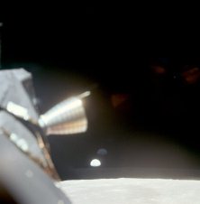 Apolo 11, foto de la NASA no.
                            AS11-37-5440: La NASA afirma que eso sera
                            una salida de la Tierra durante una
                            "rbita lunar" antes de la
                            separacin del "mdulo lunar"
                            durante el vuelo de aproximacin a la
                            "luna".