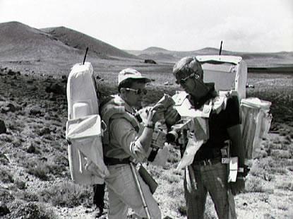 Apolo 17, entrenamiento: excursin
                        geolgica con investigaciones de piedras 02